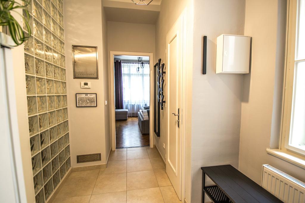 Reflection 2bdr By Ruterra Apartment Prague