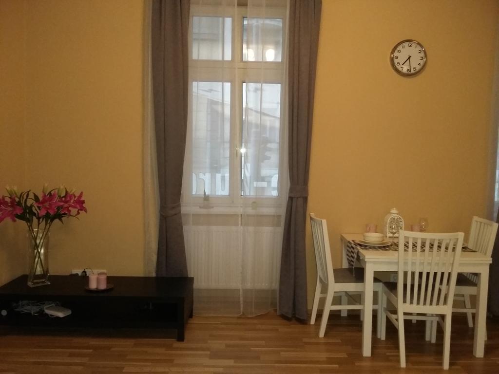Vltavska B Apartment *