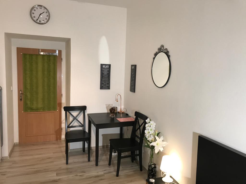 Big Homebase With Billardtable Appartement Prague