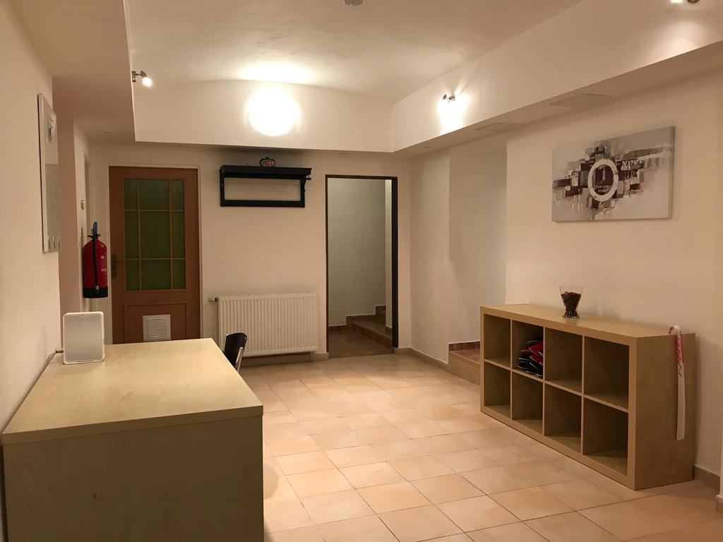 Big Homebase With Billardtable Appartement Prague