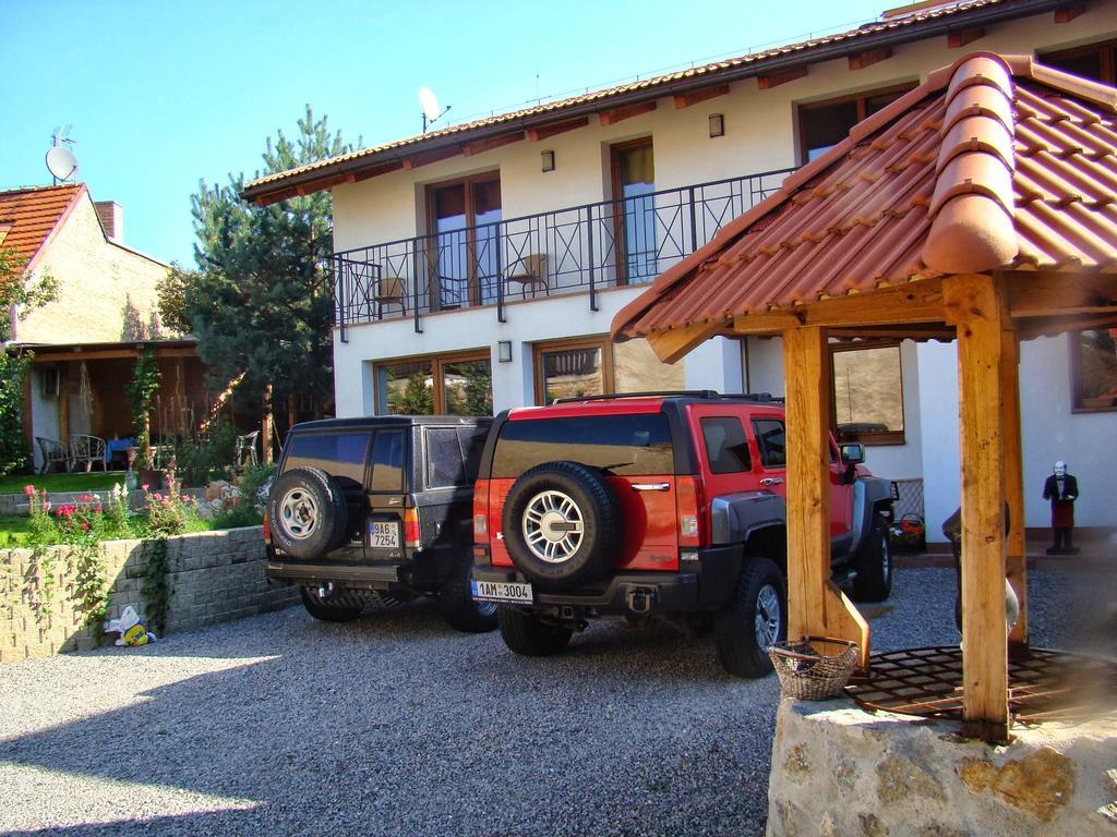 Charlie Retro-modern Design Guest house