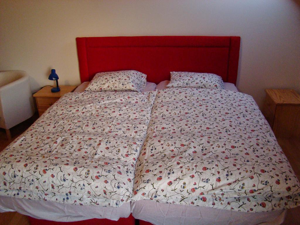 Guest house Charlie Retro-modern Design