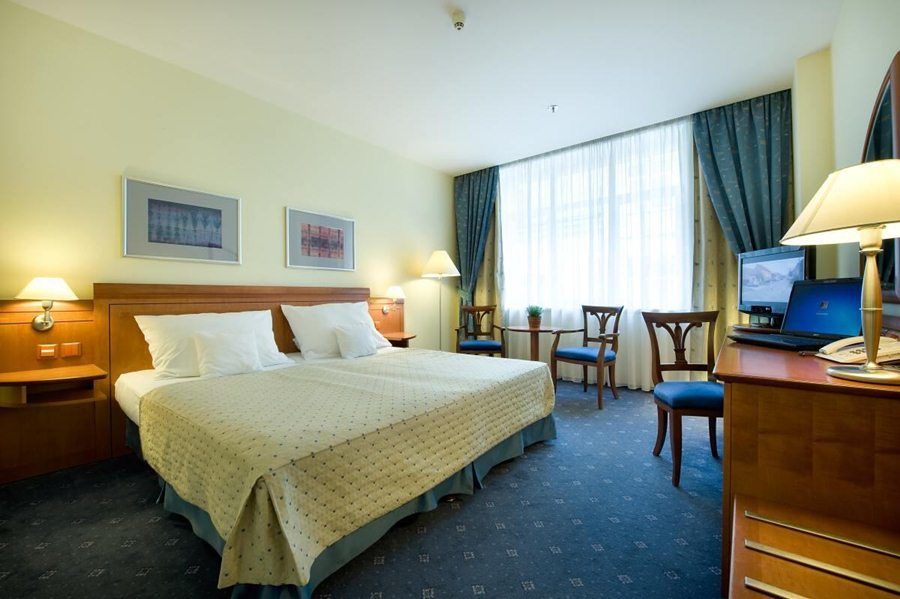 Ramada Centre Hotel 4*