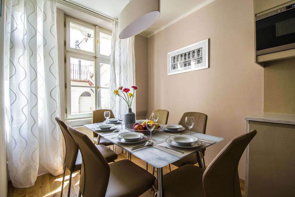 Apartment Unique 250m From The Charles Bridge Prag