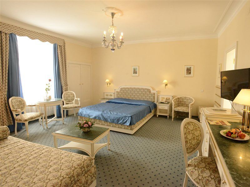 Otel Ambassador Zlata Husa 5*