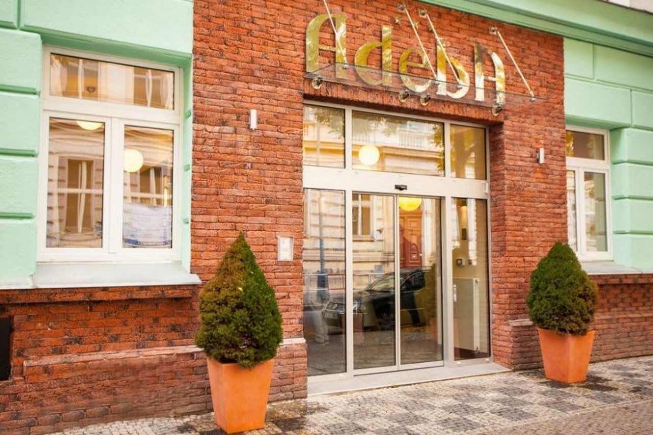 Hotel Adeba