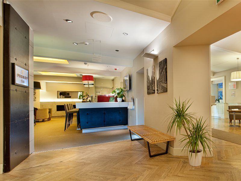 Three Crowns Hotel
