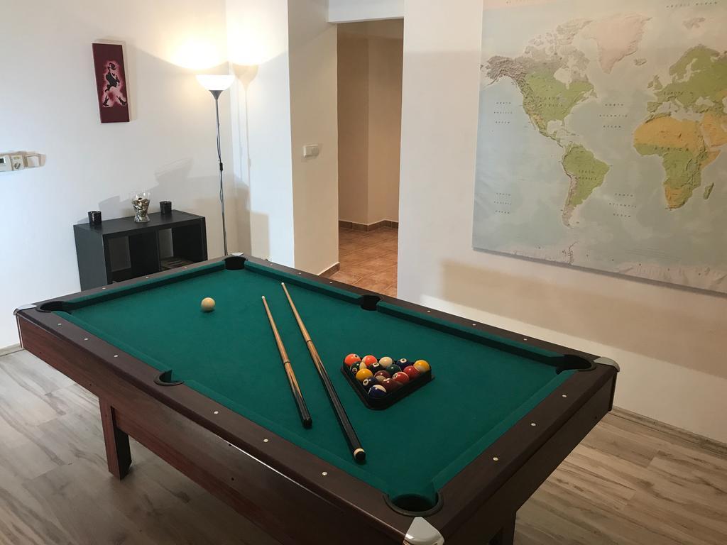 Big Homebase With Billardtable Appartement Prague