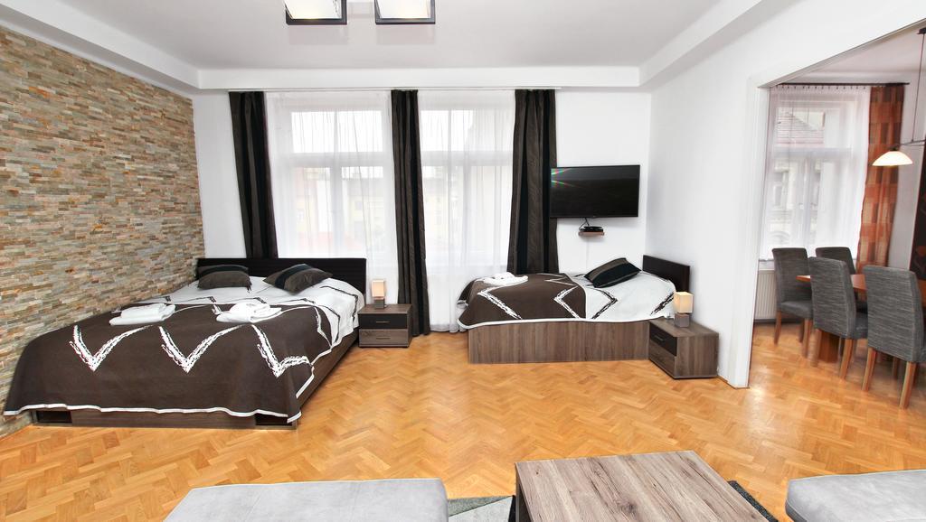 Saturn Apartments *