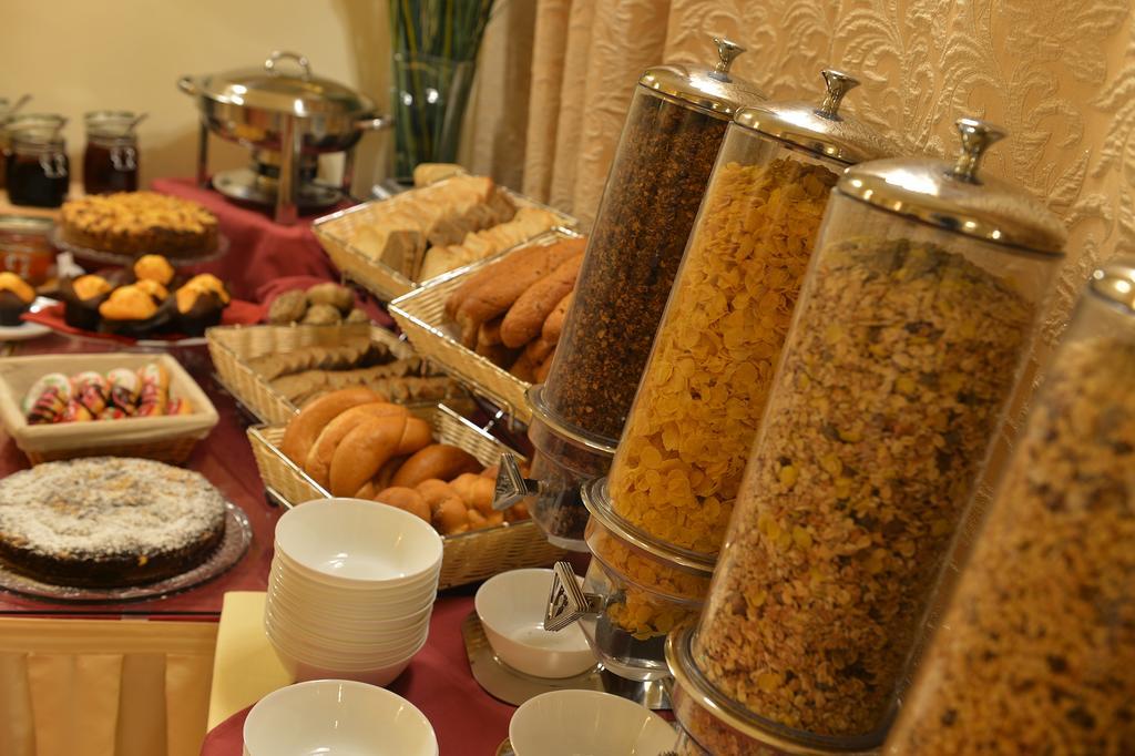 Angelis Hotel 4*