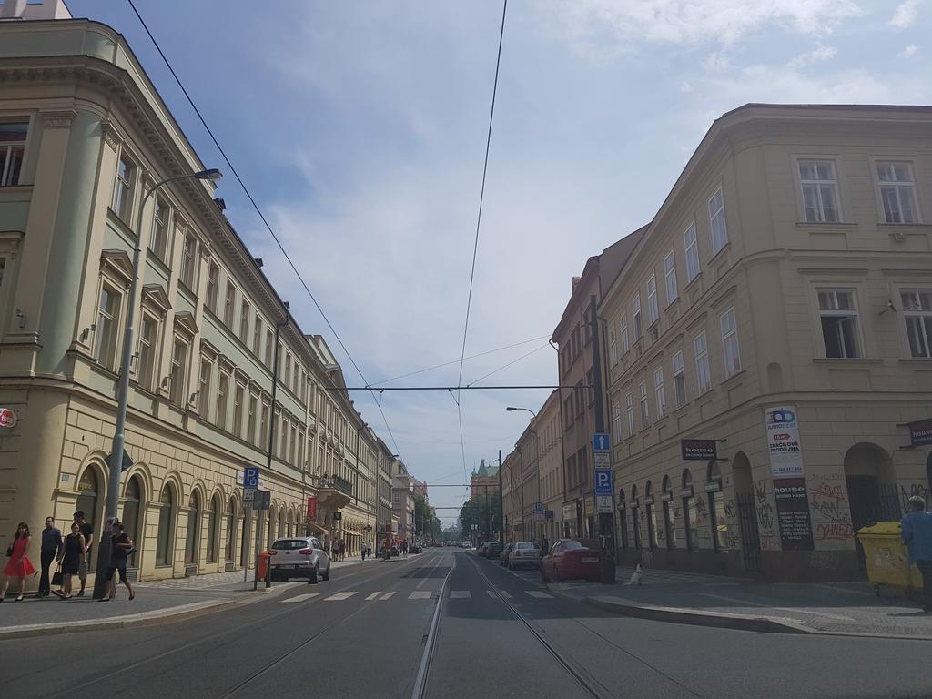 Sokolovska Apartment