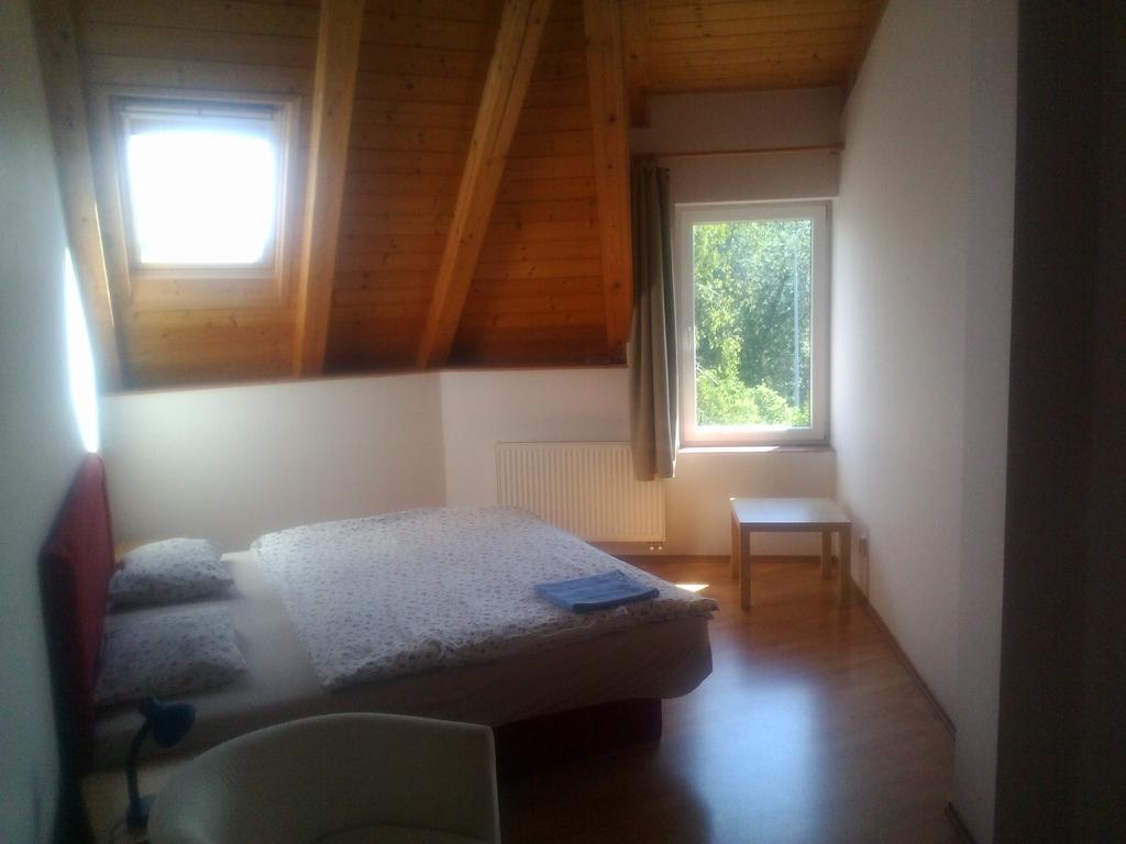 Charlie Retro-modern Design Guest house