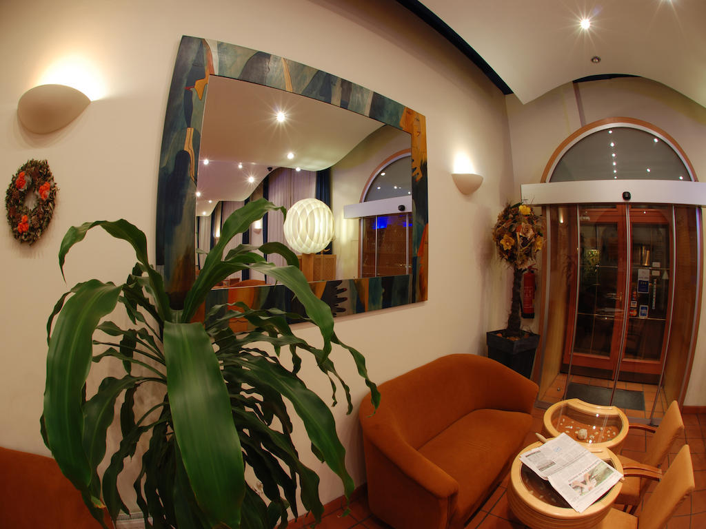 Hotel Ea Tosca 3*