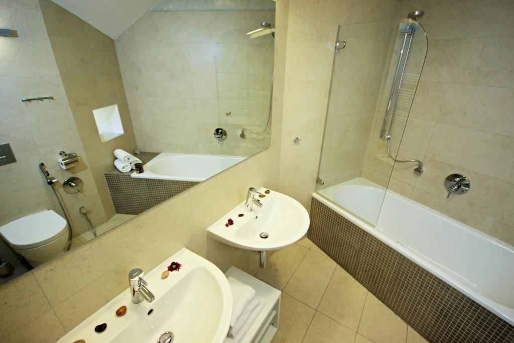 Vltava Penthouse Apartment *