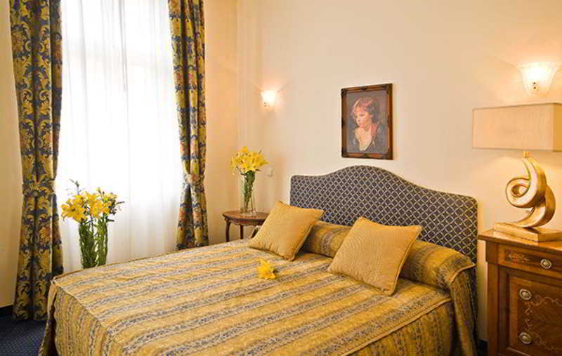 Tyl Hotel