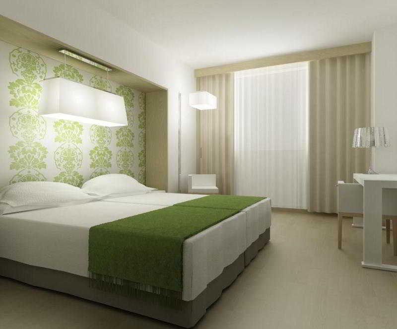 Hotel Occidental Five