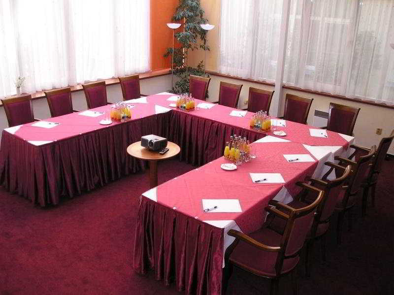 Ramada Centre 4* Prague