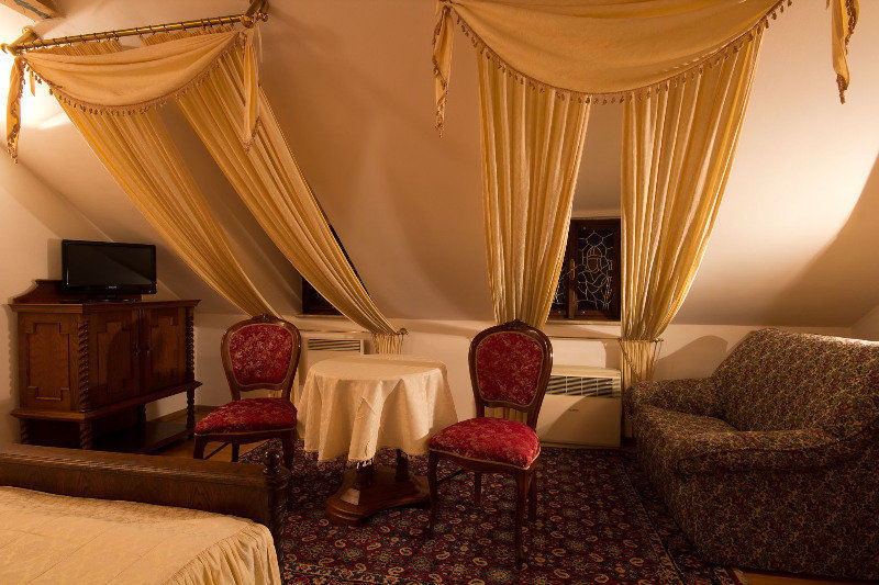 The King Charles 4*