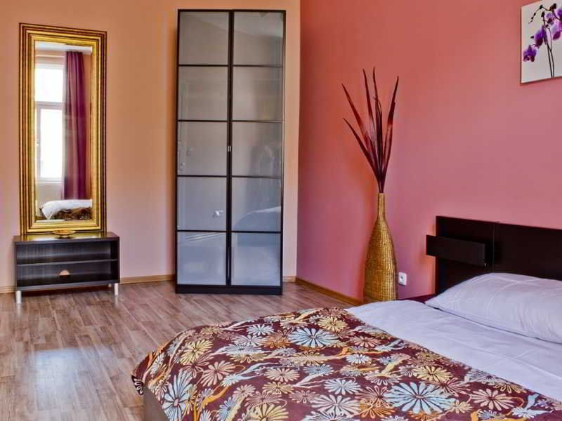 Royal Court Legerova Hotel 3*