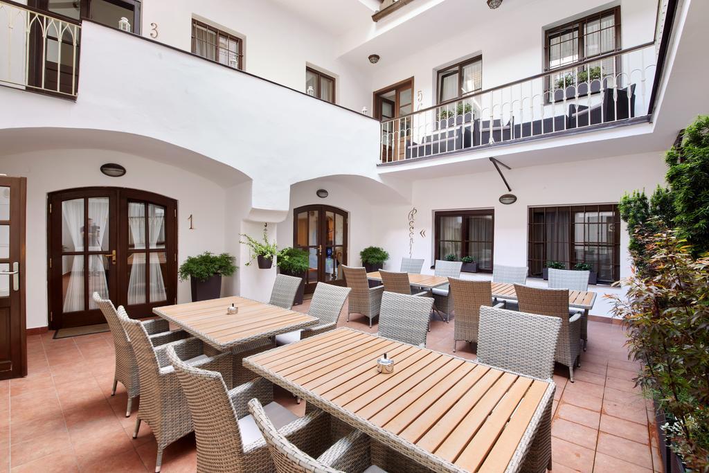 Couette-café Old House 3*