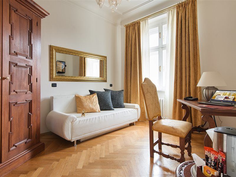 Hotel Charles Bridge Palace 4*