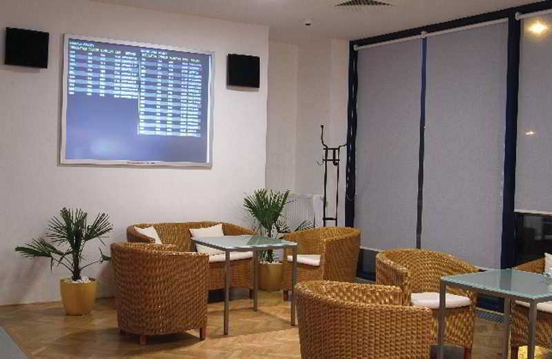 Otel Airport By Ihg Prag