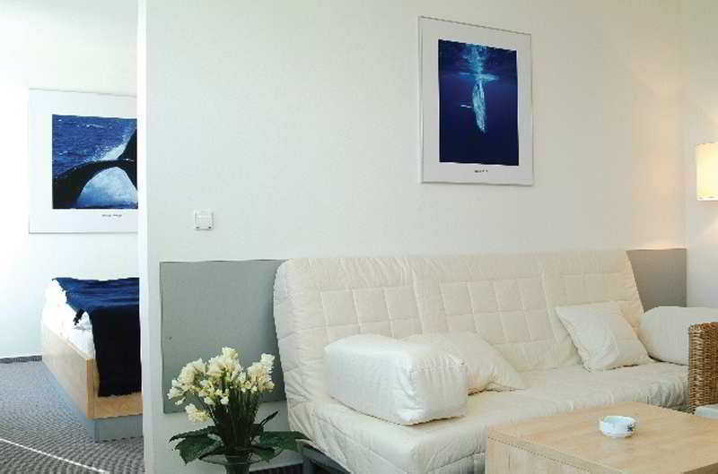 Airport By Ihg Otel Prag