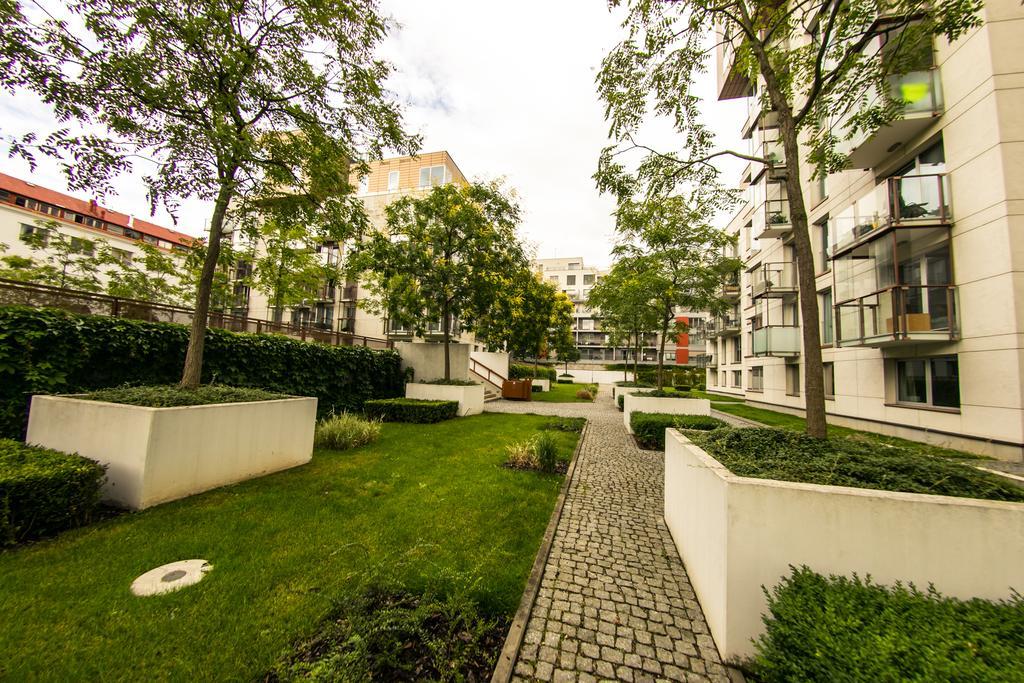 Apartment Korunni Dvur, 2 Free Parkings