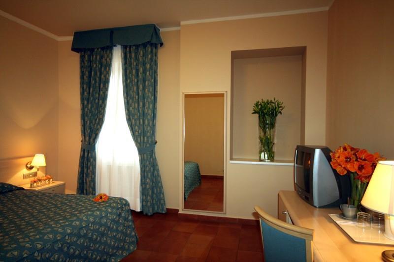 Hotel Caesar 4*
