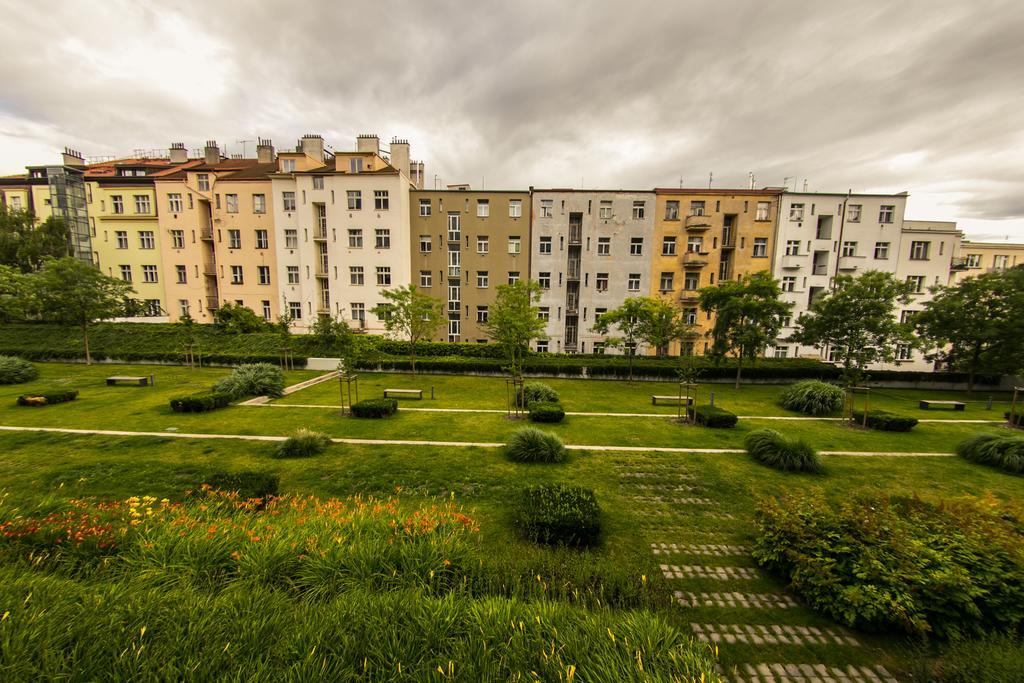 Korunni Dvur, 2 Free Parkings Apartment