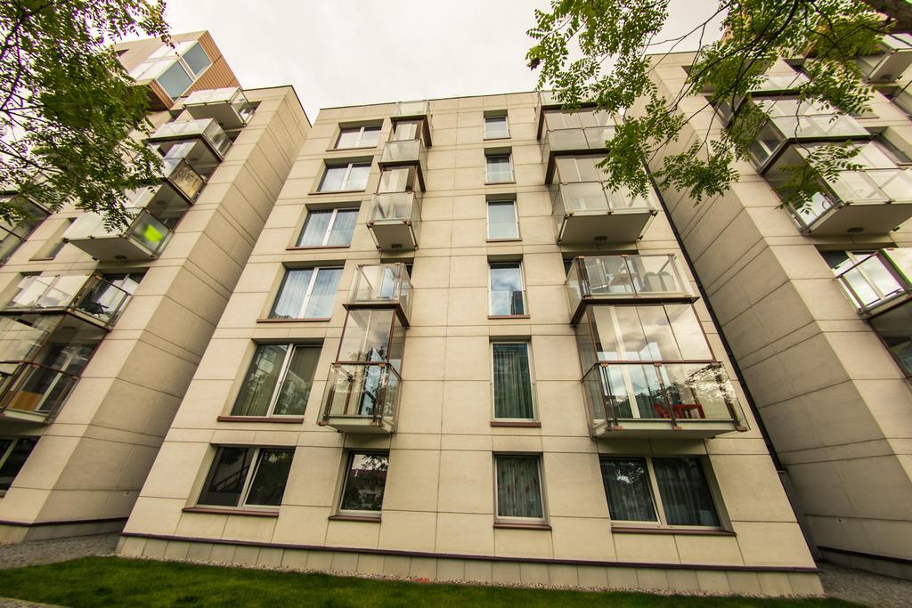 Korunni Dvur, 2 Free Parkings Prague