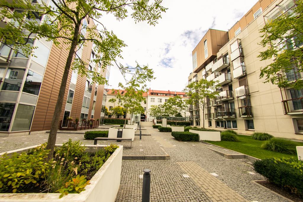 Apartment Korunni Dvur, 2 Free Parkings Prague