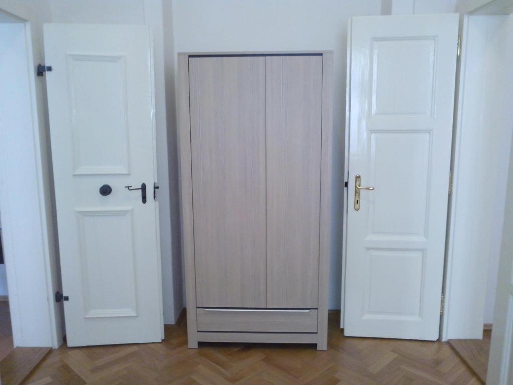Apartment Tynska 7 *