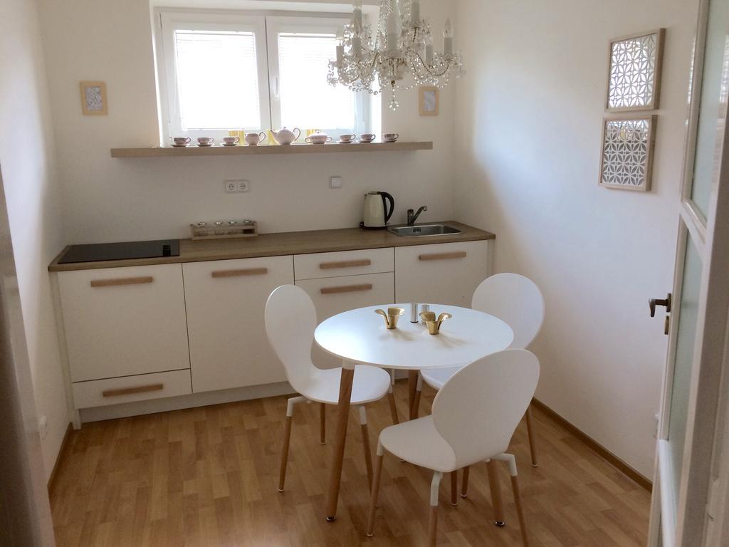 Eden Apartment *
