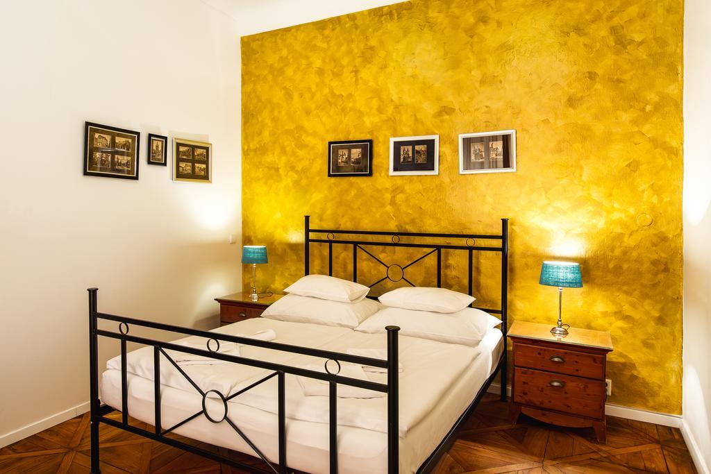 U Zlateho Jelena Hotel