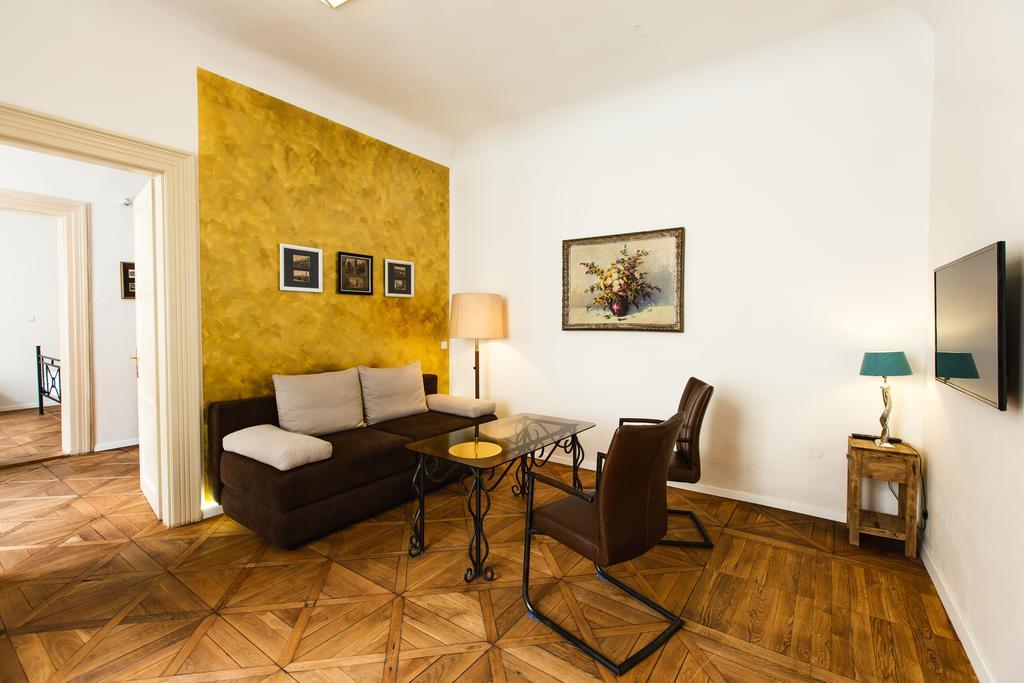 U Zlateho Jelena Hotel 4*