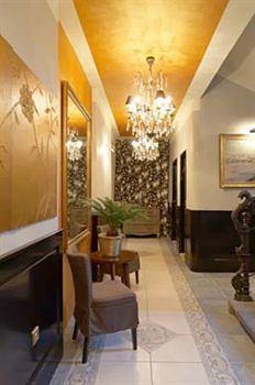Numa Root Aparthotel 4*