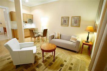 Aparthotel Hunger 4*
