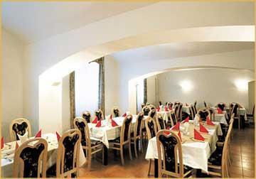 Club Hotel