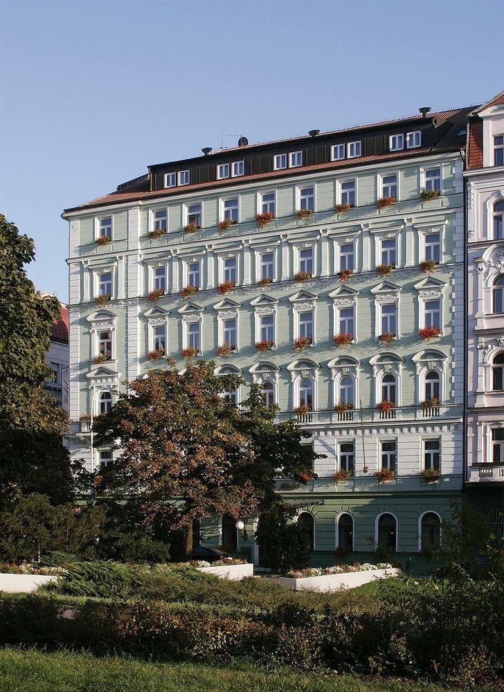 Garden Hotel 4*