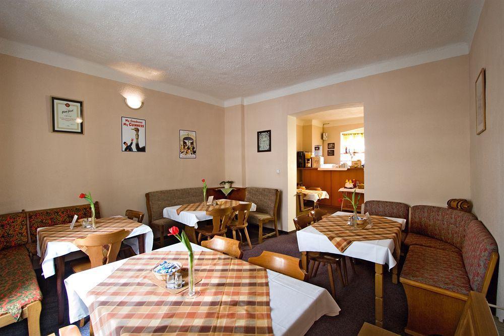 House Zizkov 3*