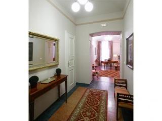 Hunger Aparthotel
