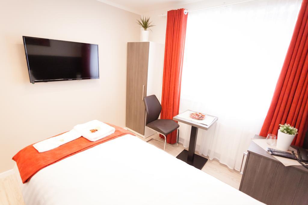Royal 2* Prague