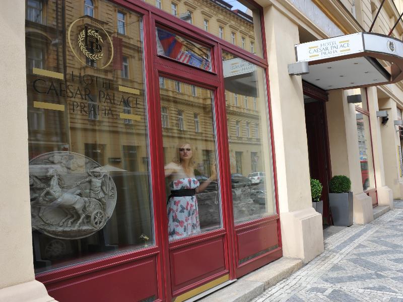 Caesar Hotel 4*