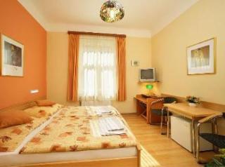 Golden Garni Hotel 3*