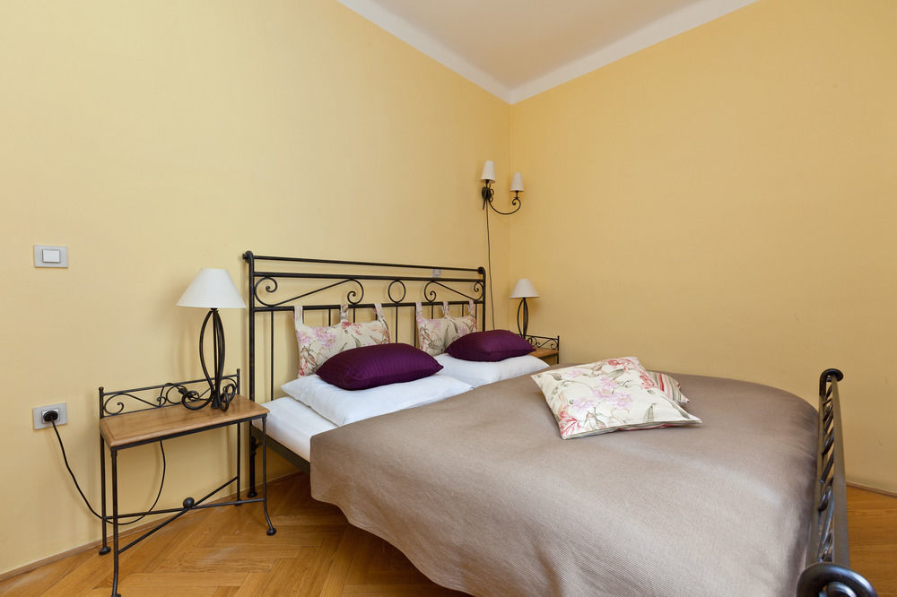 Black Star Otel 4*