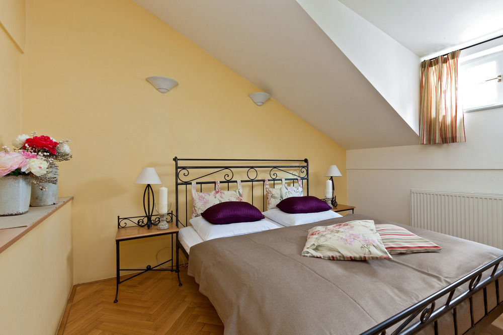 Otel Black Star