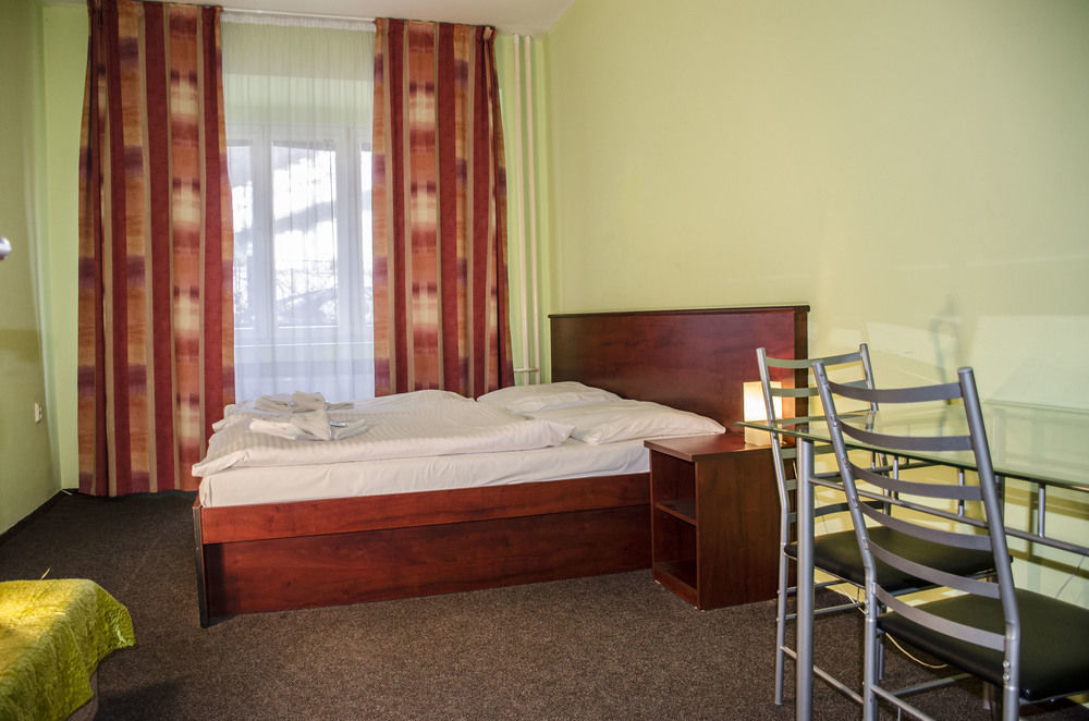 Hotel Inturprag 3*