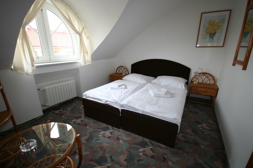 Otar 3* Prague