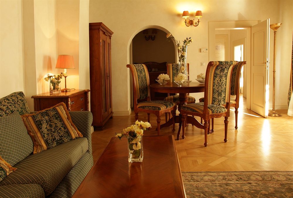 Lobster Aparthotel Praga